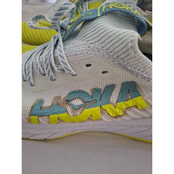 Athletic_Shoes